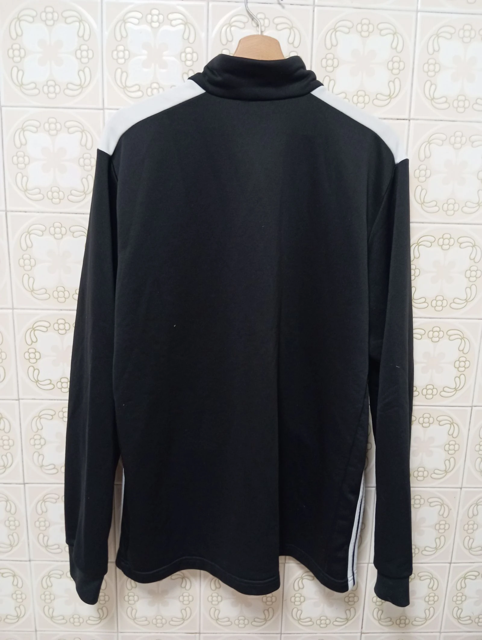 Chaqueta deportiva Adidas negra y blanca talla XL – photo 2